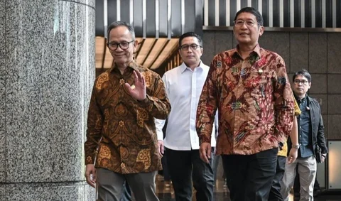 Pengunduran Diri Pejabat OJK, termasuk Ketua Dewan Komisioner, menjadi sorotan. Analis menilai ini sebagai upaya menjaga kredibilitas sekaligus indikasi masalah struktural yang mendalam di pasar modal.