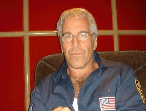 Foto tanpa tanggal yang dirilis Kementerian Kehakiman Amerika Serikat menunjukkan sosok Jeffrey Epstein. (Dok. Kementerian Kehakiman AS/AP)