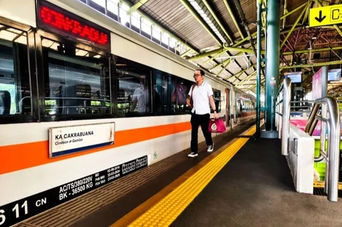 PT KAI resmi KAI Tambah Perjalanan Kereta Api sepanjang November 2025 untuk mengakomodasi tingginya minat masyarakat. Siap jelajahi destinasi favorit dengan lebih banyak pilihan?