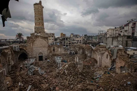Pemandangan Masjid Agung Omari yang rusak akibat serangan Israel di Kota Gaza,  Rabu (12/02/2026).
