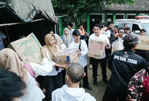 bantuan warga terdampak tanah bergerak
