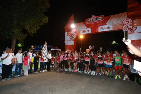 Lebih 800 Pelari Ikuti ValenTimes Night Run di Banyuwangi