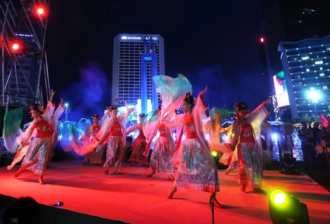 Penari beraksi pada acara Transisi Ramadhan 1447 H di Bundaran HI, Jakarta, Selasa (17/2/2026).
