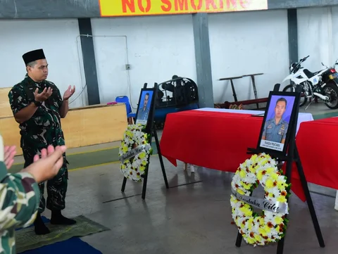 Upacara pelepasan prajurit tni al korban longsor cisarua bandung