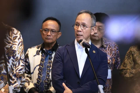 Ketua Dewan Komisioner OJK Mahendra Siregar. (Foto: OJK)