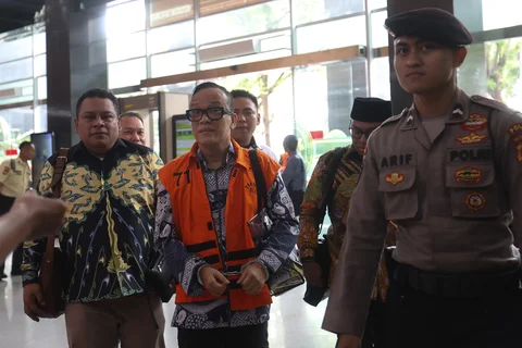 Terdakwa kasus dugaan pemerasan dalam pengurusan sertifikat K3 di Kementerian Ketenagakerjaan Immanuel Ebenezer bersiap untuk menjalani sidang lanjutan di Pengadilan Tipikor, Jakarta, Senin (02/02/2026).