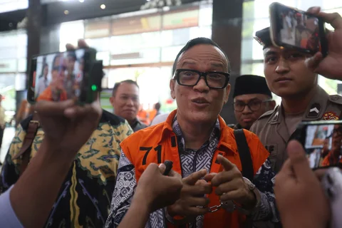 Terdakwa kasus dugaan pemerasan dalam pengurusan sertifikat K3 di Kementerian Ketenagakerjaan Immanuel Ebenezer bersiap untuk menjalani sidang lanjutan di Pengadilan Tipikor, Jakarta, Senin (02/02/2026).