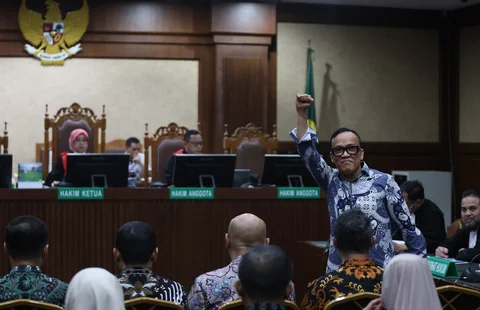 Terdakwa kasus dugaan pemerasan dalam pengurusan sertifikat K3 di Kementerian Ketenagakerjaan Immanuel Ebenezer bersiap untuk menjalani sidang lanjutan di Pengadilan Tipikor, Jakarta, Senin (02/02/2026).