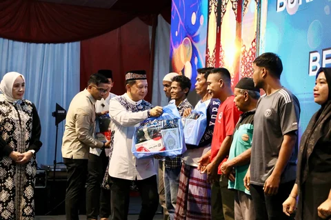 Hari Pertama Ramadan, Kasatgas Tito Buka Puasa Bersama Masyarakat Aceh Tamiang