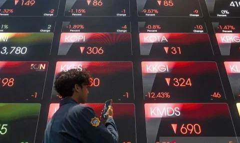 Keputusan MSCI membekukan rebalancing indeks saham Indonesia menyoroti pentingnya perubahan struktural pasar modal domestik untuk mengembalikan keyakinan investor dan menarik investasi.
