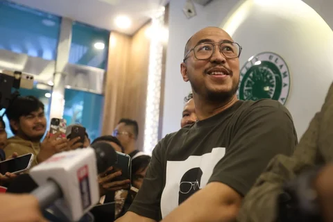 Komika Panji Pragiwaksono saat mendatangi Kantor MUI di Jalan Proklamasi, Jakarta, Selasa (03/02/2026).