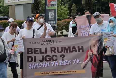 Protes Warga JGC di Jakarta Garden City memanas. Mereka menuntut penuntasan masalah bau sampah RDF Rorotan dan perbaikan infrastruktur yang rusak, mendesak tanggung jawab pengelola.