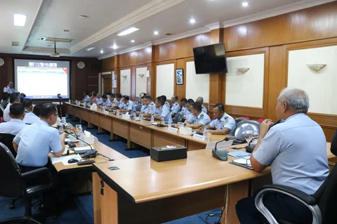Kelompok Staf Ahli Koops Udara Nasional menggelar Kelompok Kerja Air Power dan Fasilitas Konstruksi di Makoopsudnas Halim Perdanakusuma Jakarta, kamis (05/02/2026).