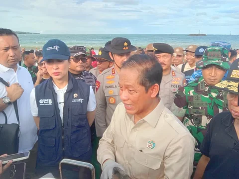 Menteri Pariwisata: Sampah di Pantai Bali Bisa Turunkan Devisa dan Kunjungan Turis