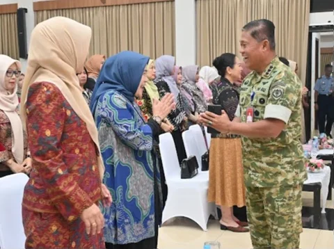 Panglima Koopsudnas Marsdya TNI Minggit Tribowo menghadiri kegiatan silaturahmi PIA Ardhya Garini Gabungan Koopsudnas di Gedung Leo Wattimena, Makoopsudnas, Halim Perdanakusuma, Jakarta Timur, Kamis (5/2/2026).