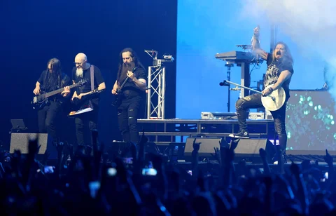 Dream Theater saat konser An Evening With Dream Theater 40th Anniversary Tour 2026 di Beach City International Stadium Ancol Jakarta, Sabtu (07/02/2026) malam.