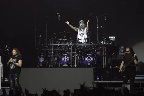 Dream Theater saat konser An Evening With Dream Theater 40th Anniversary Tour 2026 di Beach City International Stadium Ancol Jakarta, Sabtu (07/02/2026) malam.