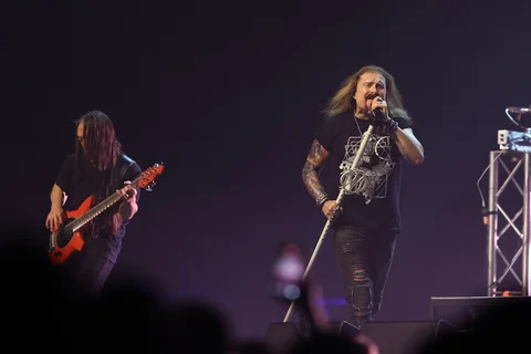Dream Theater saat konser An Evening With Dream Theater 40th Anniversary Tour 2026 di Beach City International Stadium Ancol Jakarta, Sabtu (07/02/2026) malam.