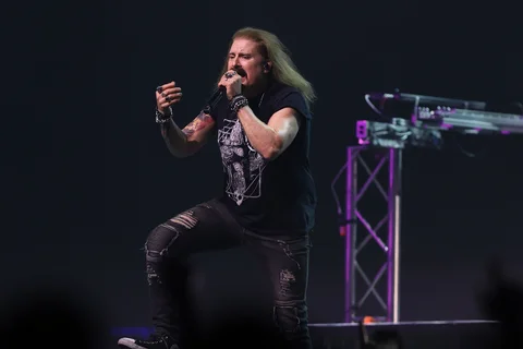Dream Theater saat konser An Evening With Dream Theater 40th Anniversary Tour 2026 di Beach City International Stadium Ancol Jakarta, Sabtu (07/02/2026) malam.
