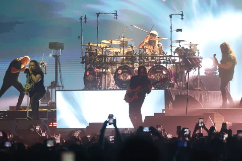 Dream Theater saat konser An Evening With Dream Theater 40th Anniversary Tour 2026 di Beach City International Stadium Ancol Jakarta, Sabtu (07/02/2026) malam.