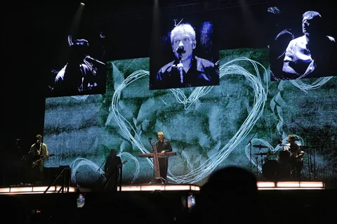 Michael Learns to Rock tampil di konser 90's Intimate 2nd Edition di Istora Senayan, Jakarta, Sabtu (07/02/2026).