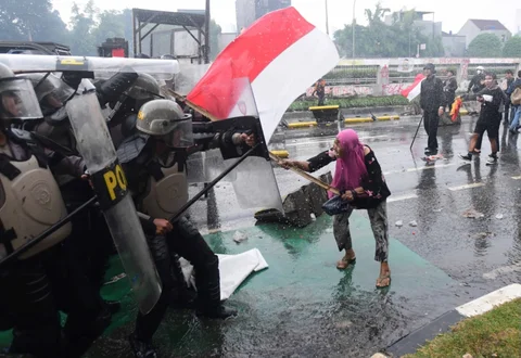 Foto Perlawanan Emak di Demo DPR Arie Basuki Raih Anugerah Jurnalistik Adinegoro 2025