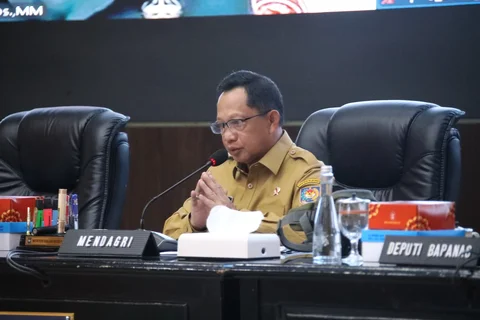 Mendagri Tito Karnavian saat memimpin Rakor Pengendalian Inflasi Daerah dan Evaluasi Dukungan Pemda dalam Program Tiga Juta Rumah