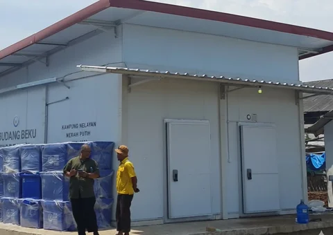 Sarana dan prasarana rantai dingin yang disiapkan KKP di Lokasi Kampung Nelayan Merah Putih untuk menjaga mutu dan kualitas hasil tangkapan nelayan sejak pasca panen hingga ke tangan konsumen