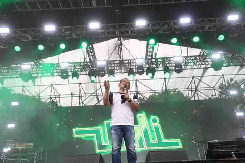 Grup band Wali memeriahkan hari kedua KLBB Festival 2026 di Stadion Madya Gelora Bung Karno dengan penampilan penuh energi, Minggu (01/02/2026).