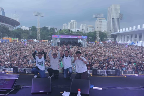 Grup band Wali memeriahkan hari kedua KLBB Festival 2026 di Stadion Madya Gelora Bung Karno dengan penampilan penuh energi, Minggu (01/02/2026).