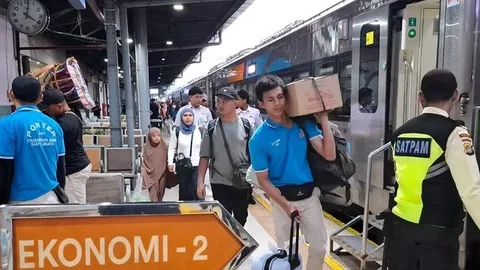 PT Kereta Api Indonesia (Persero) melaporkan perjalanan KA di lintas utara berangsur normal. (Foto: KAI)