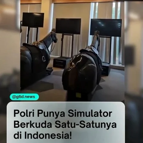 Video polisi t=pamerkan simulator berkuda