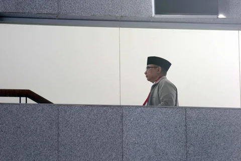 Mantan Menteri Agama, Yaqut Cholil Qoumas sesaat sebelum menjalani pemeriksaan di gedung Merah Putih Komisi Pemberantasan Korupsi (KPK), Jakarta, Kamis (12/3/2026).
