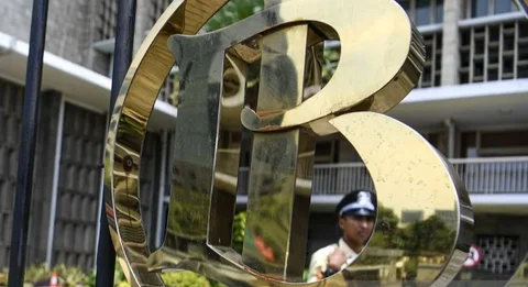 Bank Indonesia (BI) mengumumkan penyesuaian operasional BI Lebaran 2026 untuk layanan sistem pembayaran dan transaksi moneter. Meskipun sejumlah layanan dihentikan sementara, BI-FAST dipastikan tetap beroperasi penuh demi kenyamanan masyarakat.