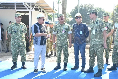 Panglima Komando Operasi Udara Nasional Minggit Tribowo memimpin peletakan batu pertama pembangunan Kapel Koopsudnas di kawasan Pangkalan Udara Halim Perdanakusuma, Jakarta, Jumat (13/3/2026),