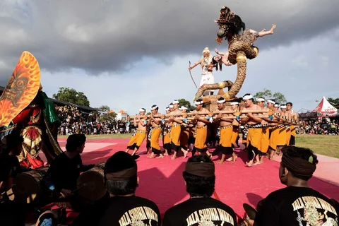 Warga mengarak Ogoh-ogoh jelang Hari Raya Nyepi tahun Saka 1948 di Denpasar, Bali, Rabu (19/03/2026).