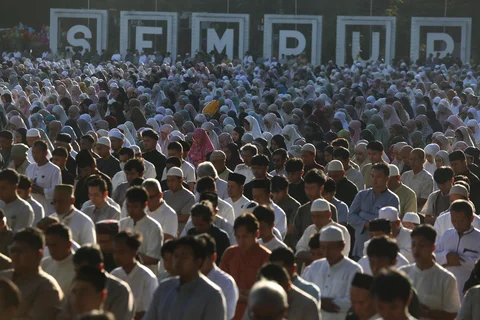 Ribuan jemaah Muhammadiyah melaksanakan Salat Idul Fitri 1447 Hijriah di Lapangan Sempur, Kota Bogor, Jawa Barat, Jumat (20/03/2026).