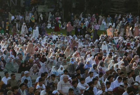 Ribuan jemaah Muhammadiyah melaksanakan Salat Idul Fitri 1447 Hijriah di Lapangan Sempur, Kota Bogor, Jawa Barat, Jumat (20/03/2026).