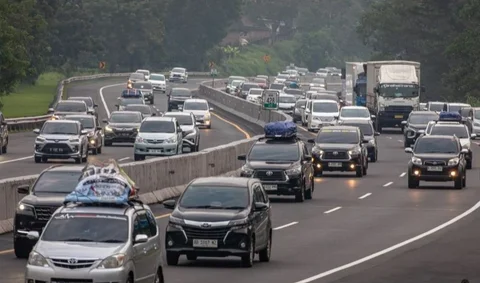 Jutaan masyarakat Indonesia akan melaksanakan tradisi Mudik Lebaran 2026. Pemerintah telah menyiapkan berbagai strategi dan fasilitas untuk memastikan perjalanan aman dan nyaman bagi seluruh pemudik, termasuk kebijakan WFA dan peningkatan infrastruktur tr