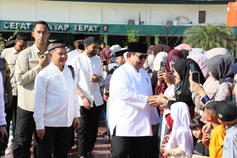 Kasatgas Tito Bersama Presiden Prabowo Laksanakan Salat Idulfitri di Kabupaten Aceh Tamiang