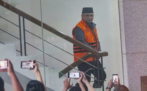 Tersangka kasus dugaan korupsi kuota haji dan penyelenggaraan ibadah haji Yaqut Cholil Qoumas tiba di Gedung Merah Putih KPK, Jakarta, Selasa (24/3/2026).