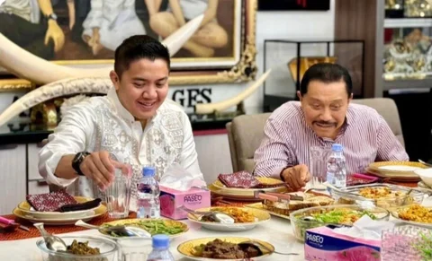 Momen Seskab Teddy Sowan ke Pramono Anung hingga Hendropriyono di Momen Lebaran