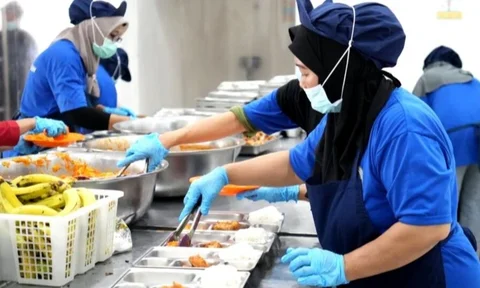 Tenaga Ahli Utama Badan Komunikasi Pemerintah RI menyebut kritik atas Program Makan Bergizi Gratis (MBG) adalah bentuk pengawasan, sekaligus menepis kekhawatiran publik tentang potensi korupsi dan kualitas menu.