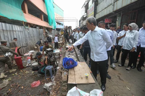 Wali Kota Bogor, Dedie A. Rachim saat melakukan penertiban pedagang kaki lima di  kawasan eks Pasar Bogor,  Rabu (25/03/2026).