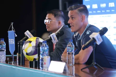 Pelatih Timnas Indonesia,  John Herdman memberikan keterangan pers sebelum laga melawan Saint Kitts and Nevis di media center GBK, Jakarta, Kamis (26/3/2026).