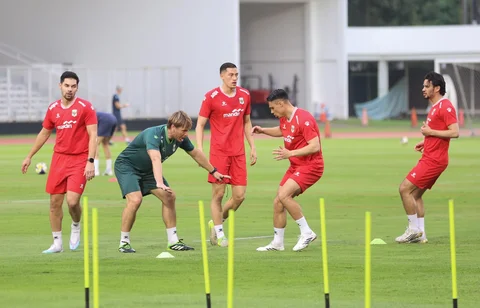 Pemain Timnas Indonesia menggelar sesi Latihan untuk FIFA Series 2026 Stadion Madya, Komplek Gelora Bung Karno, Jakarta, Kamis (26/3/2026).