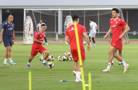 Pemain Timnas Indonesia menggelar sesi Latihan untuk FIFA Series 2026 Stadion Madya, Komplek Gelora Bung Karno, Jakarta, Kamis (26/3/2026).