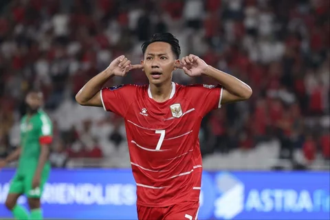 Pesepak bola Timnas Indonesia Beckham Putra melakukan selebrasi usai menggolkan gawang  Saint Kitts and Nevis saat pertandingan FIFA Series 2026 di Stadion Utama Gelora Bung Karno (SUGBK), Senayan, Jakarta, Jumat (27/3/2026).