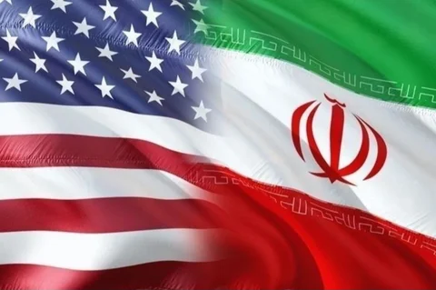 Anggota parlemen Iran mendesak pengembangan senjata nuklir sebagai penangkal ancaman dan imperialisme global, memicu ketegangan internasional.