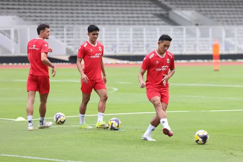 Sejumlah pesepak bola Timnas Indonesia mengikuti latihan jelang laga FIFA Series di Stadion Madya, Senayan, Jakarta, Minggu (29/3/2026)